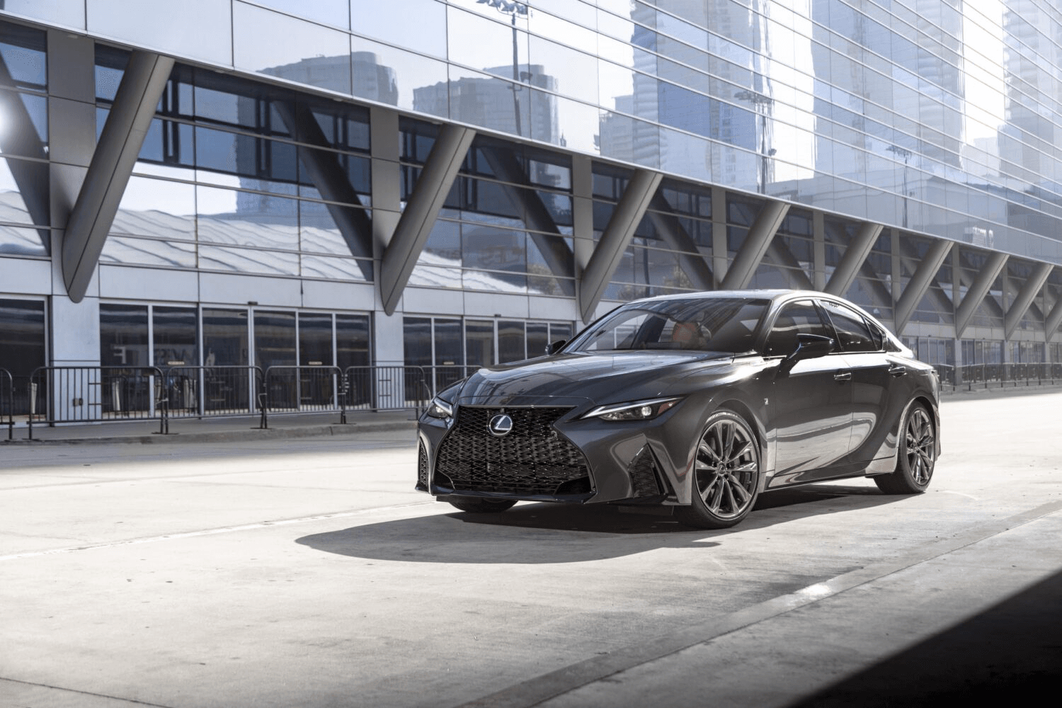Precio y características Lexus IS 300 F SPORT y IS 350 F SPORT 2025: Deportividad y Lujo en su Máxima Expresión | EUROPACOCHE.COM