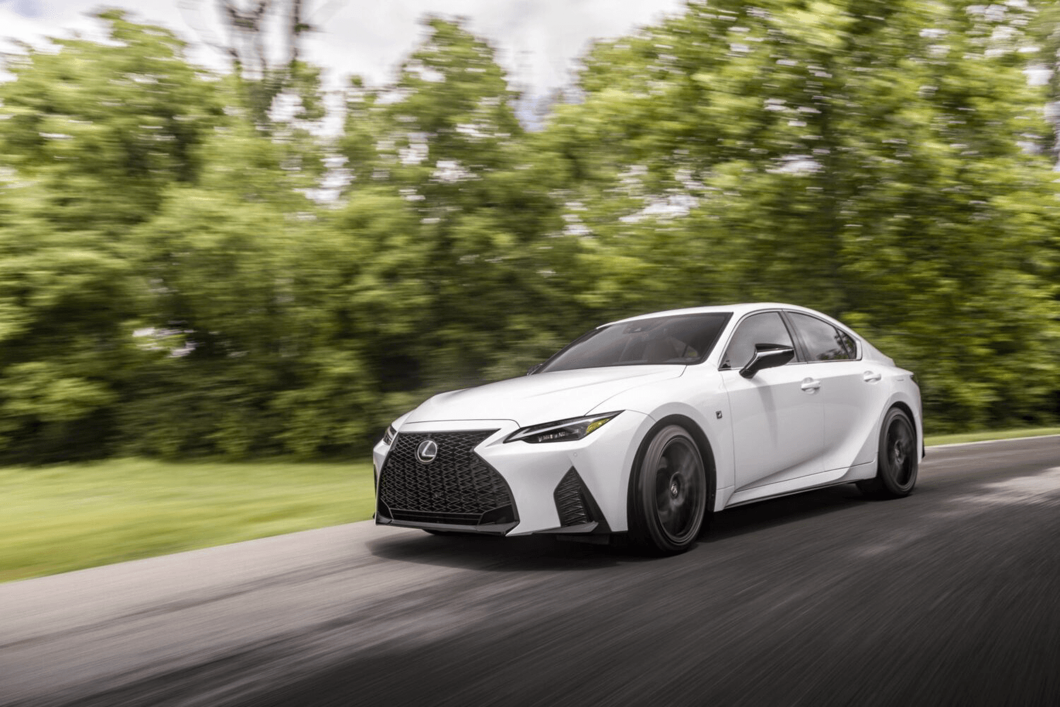 autonomía y consumo Lexus IS 300 F SPORT y IS 350 F SPORT 2025: Deportividad y Lujo en su Máxima Expresión | EUROPACOCHE.COM