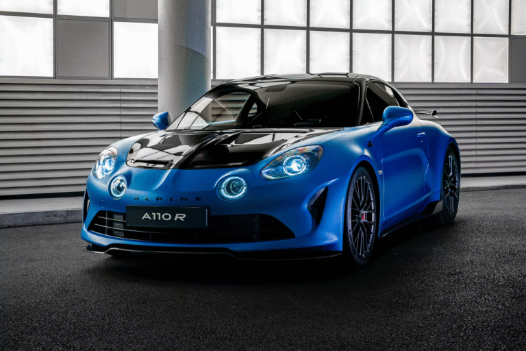 Alpine A110 2025: El Ícono Deportivo Francés Se Reinventa con Estilo, Tecnología y Prestaciones Electrificadas