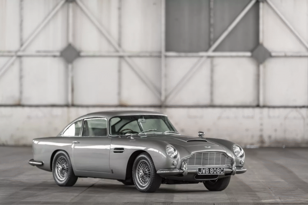 comparativa: Aston Martin DB4 vs DB5 | EUROPA COCHE