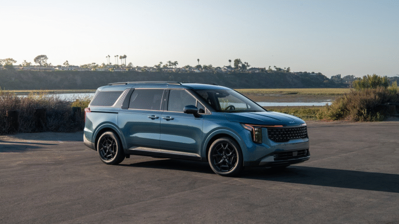 Kia Carnival 2025: La nueva era del lujo familiar sobre ruedas, precio y características | LATIN CARROS