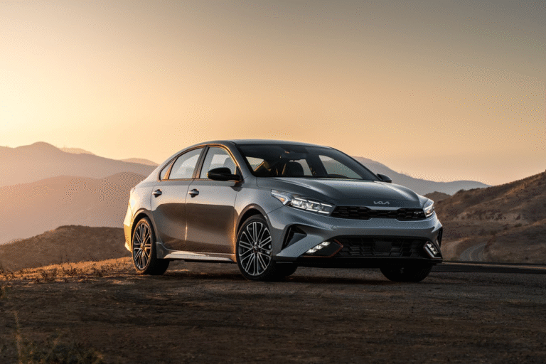 Kia Forte 2024: Renovación Estética, Tecnología Avanzada y Gran Valor por el Precio | EUROPA COCHE