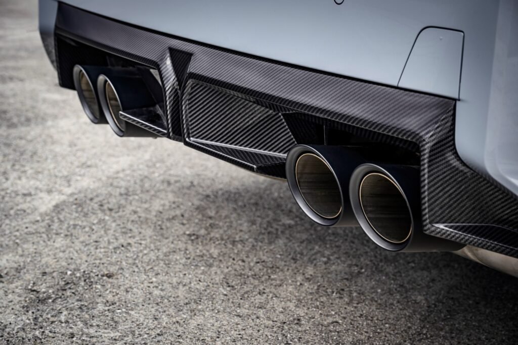 BMW M2 CS 2025 vista trasera con difusor en carbono | EUROPA COCHE
