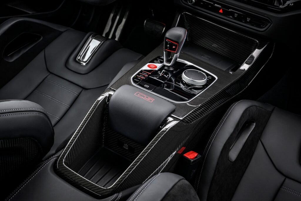 Consola central del BMW M2 CS 2025 con selector M Steptronic | EUROPA COCHE