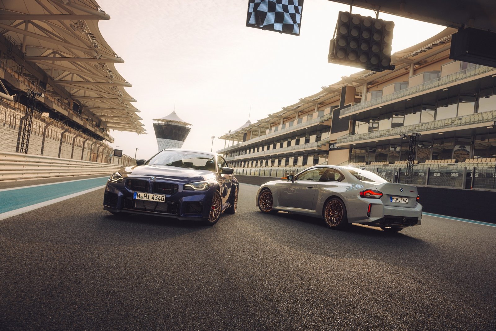 BMW M2 CS 2025 comparado con el M2 estándar | EUROPA COCHE