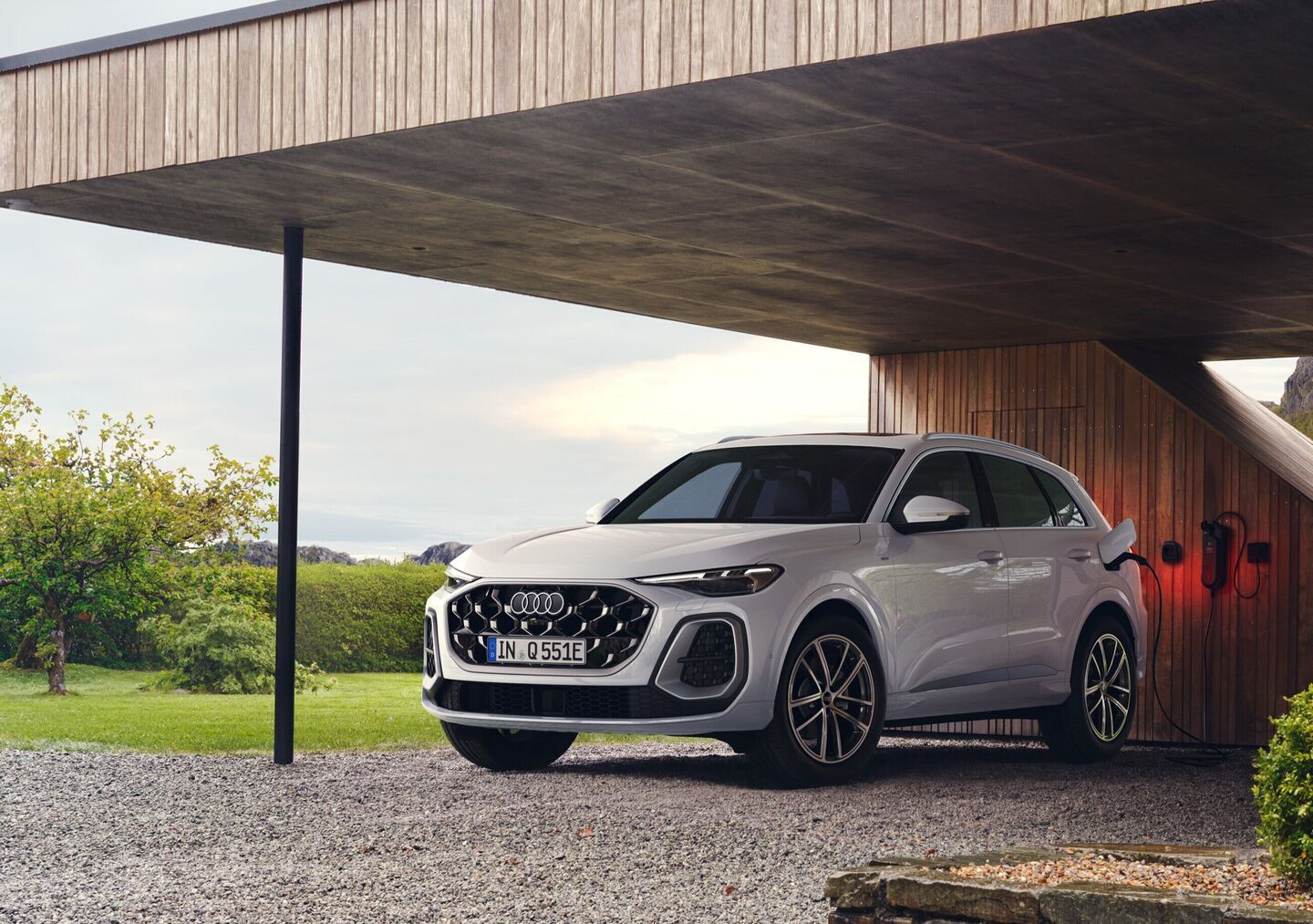 Nuevo Audi Q5 Híbrido Enchufable: La Fusión Perfecta de Potencia, Eficiencia y Diseño