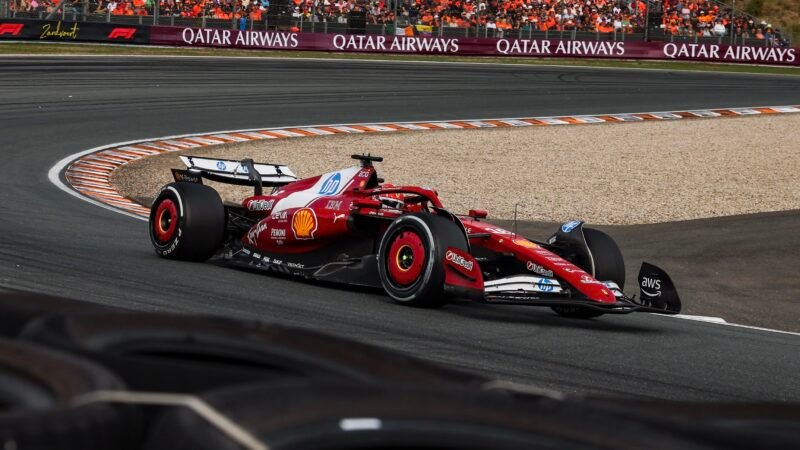 Charles Leclerc y Lewis Hamilton tras un difícil GP de Zandvoort 2025, donde ambos pilotos de Ferrari quedaron fuera de puntos y la Scuderia apunta a Monza.