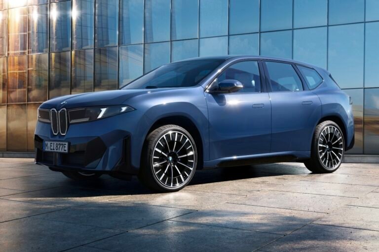 BMW iX3 2025 Neue Klasse: el SUV eléctrico con hasta 805 km de autonomía, carga ultrarrápida de 400 kW y preparado para las regulaciones europeas del futuro.