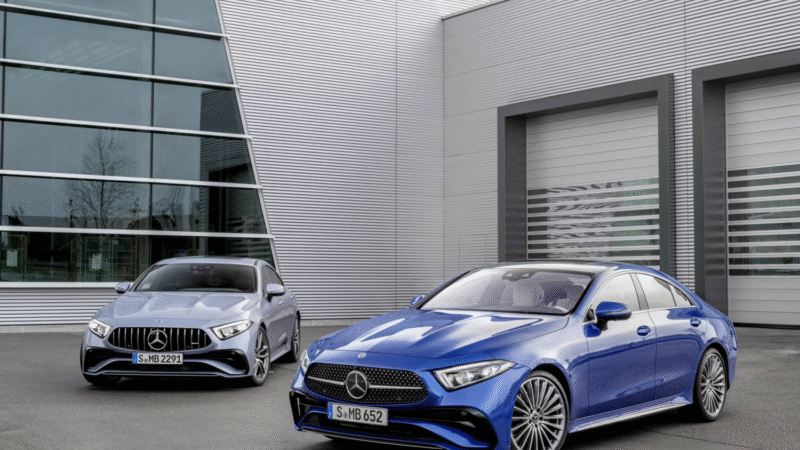 El Mercedes-Benz CLS 2025 AMG Limited Edition combina la sofisticación del diseño alemán con un motor híbrido de alto rendimiento, un interior artesanal y tecnología de conducción inteligente, reafirmando su estatus como uno de los coupés más exclusivos de Mercedes-Benz.