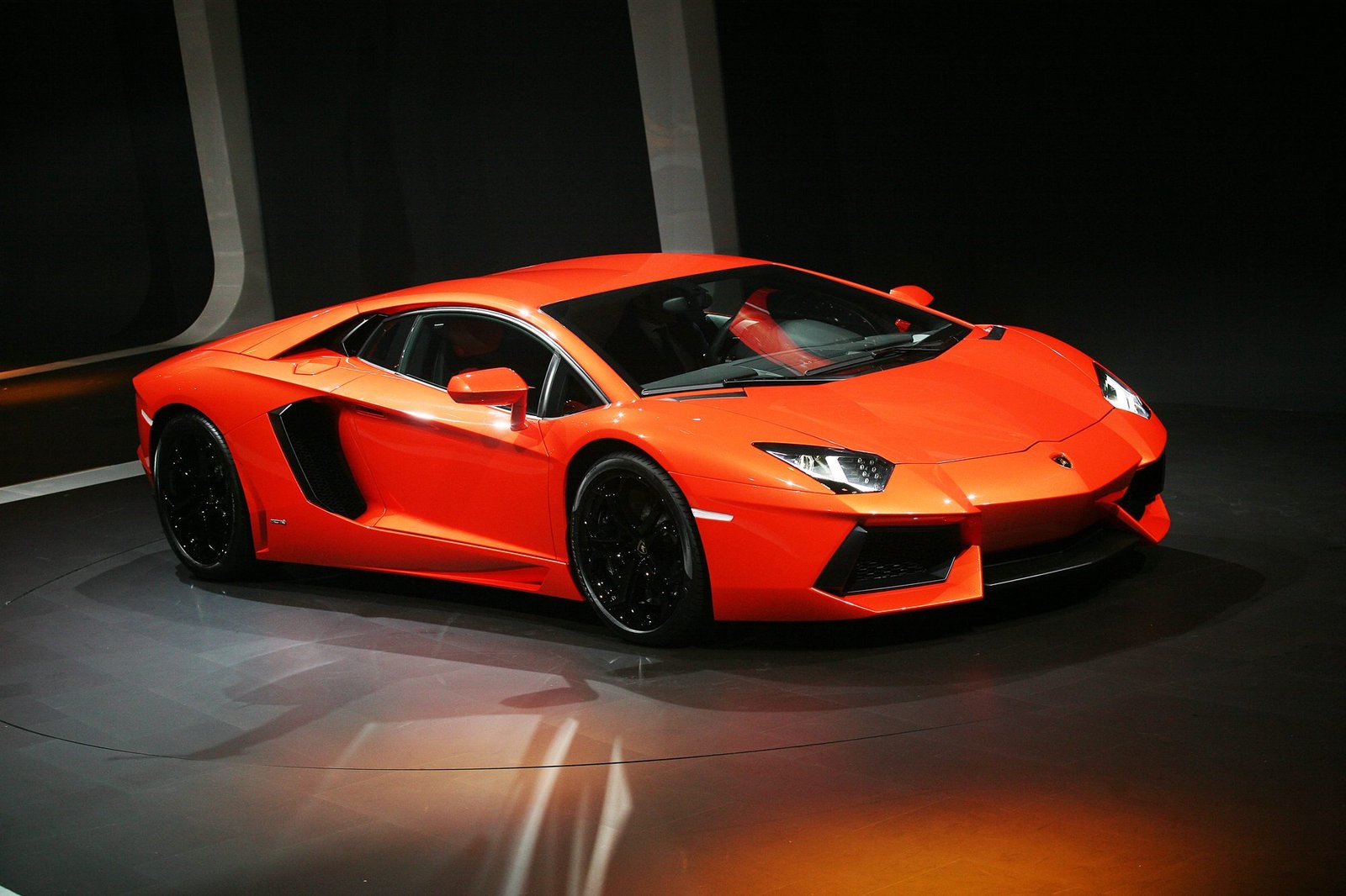 Lamborghini Aventador – imagen oficial Lamborghini