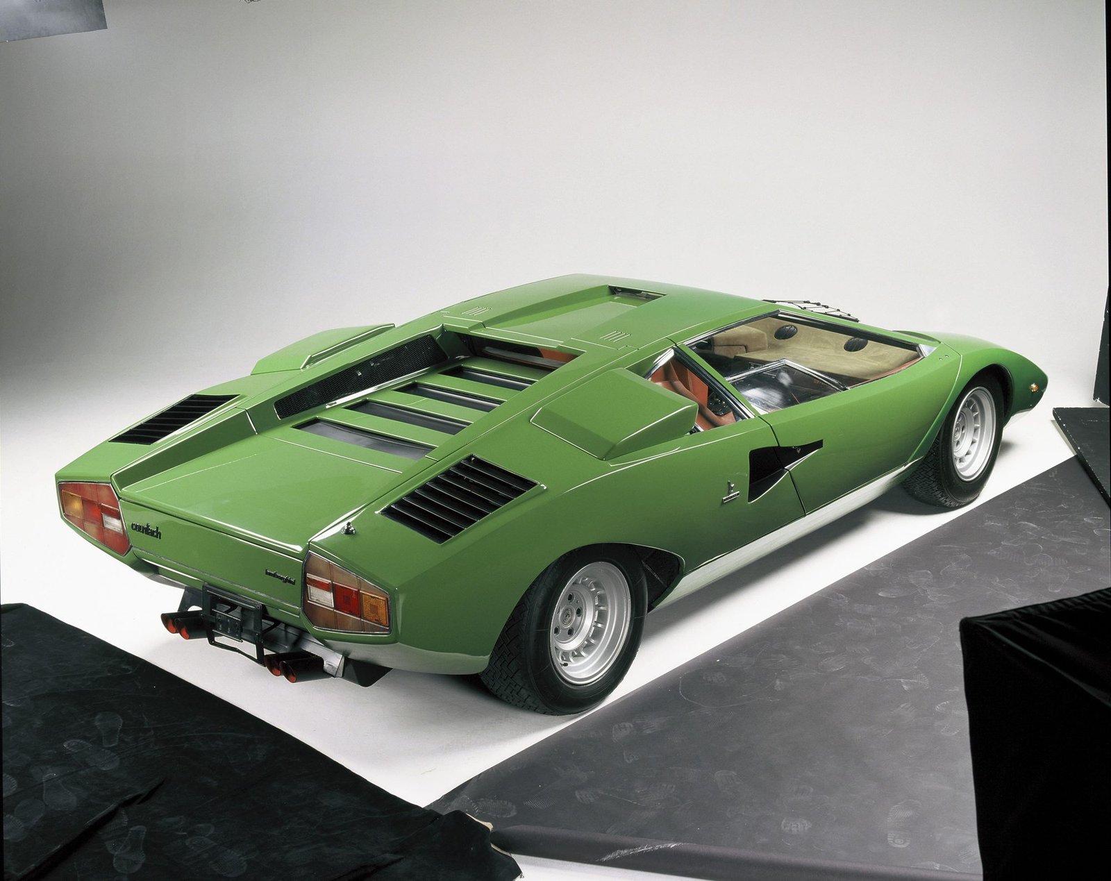 Lamborghini Countach LPI 800-4 Lamborghini Countach LPI 800-4: ficha, historia, motor, precio y versiones imagen 2
