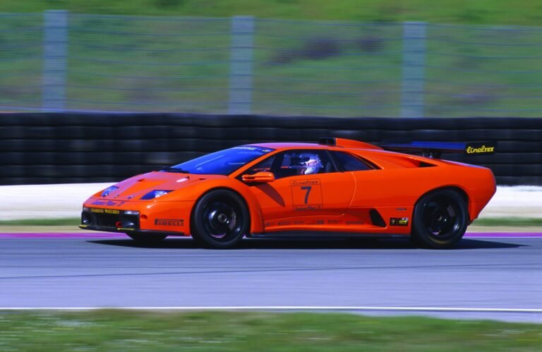 Lamborghini Diablo 6.0 (2001) Lamborghini Diablo 6.0 (2001): ficha, historia, motor, precio y versiones imagen 1