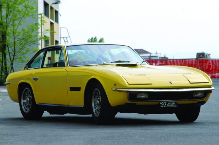 Lamborghini Islero (1968-69) – imagen oficial Lamborghini