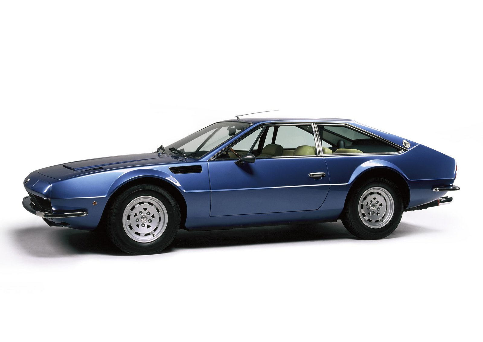 Lamborghini Jarama – imagen oficial Lamborghini