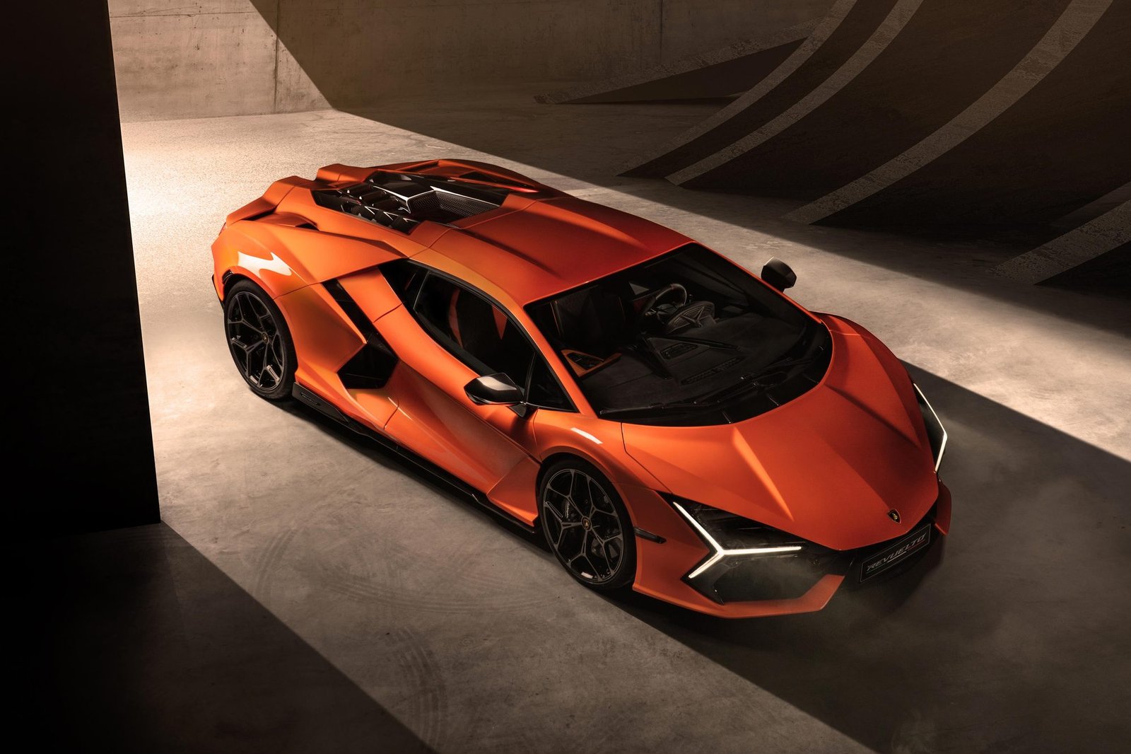 Lamborghini Revuelto – imagen oficial Lamborghini